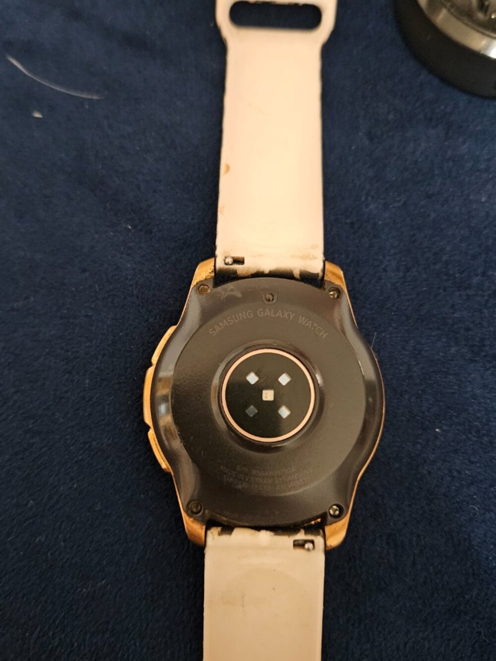 Samsung Galaxy SM-R810 42MM Bluetooth / WIFI + 4G LTE Smartwatch {#811-9} - Picture 3 of 12